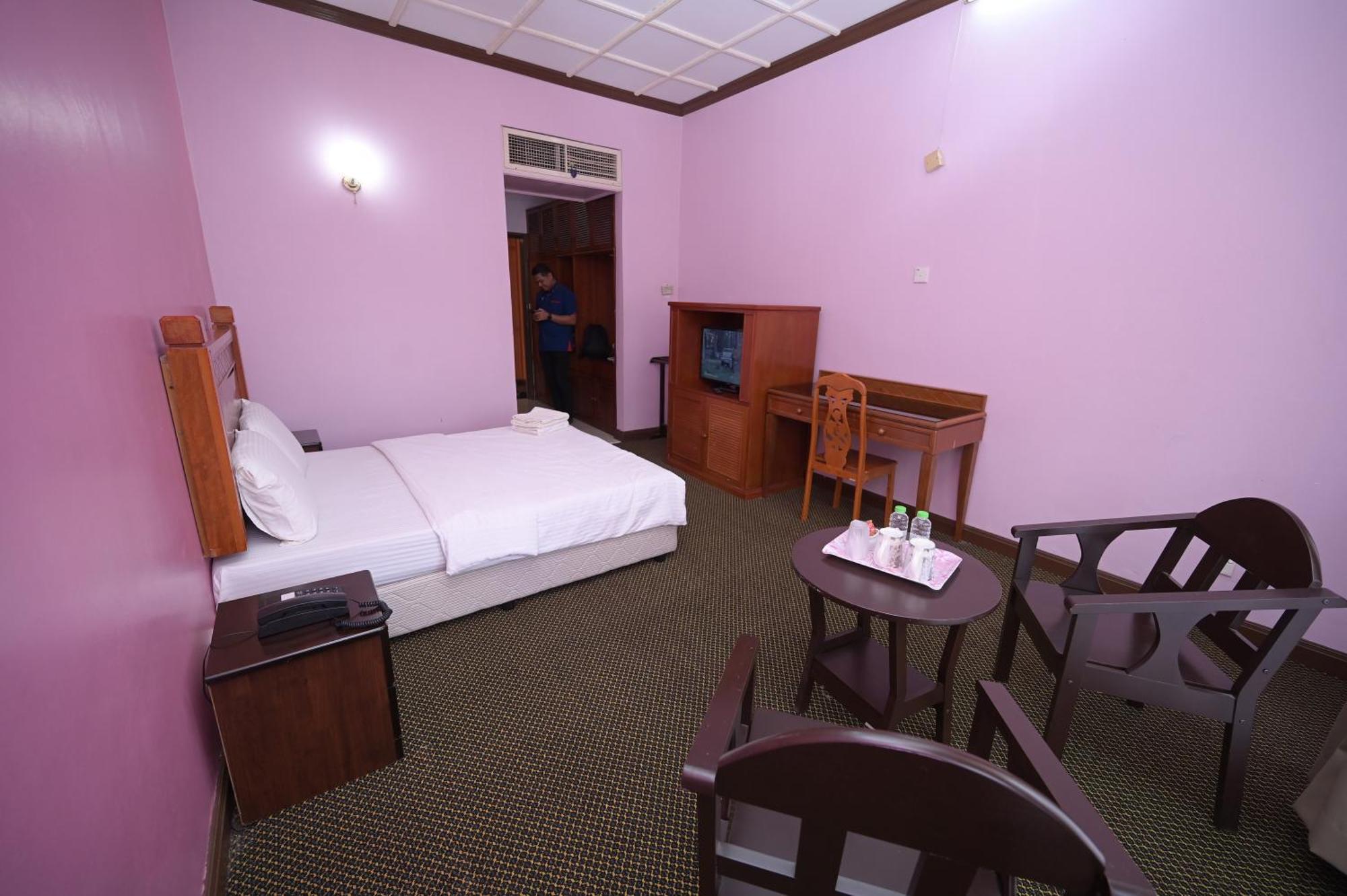 Kesedar Hotel Travel & Tours Sdn Bhd Gua Musang Εξωτερικό φωτογραφία